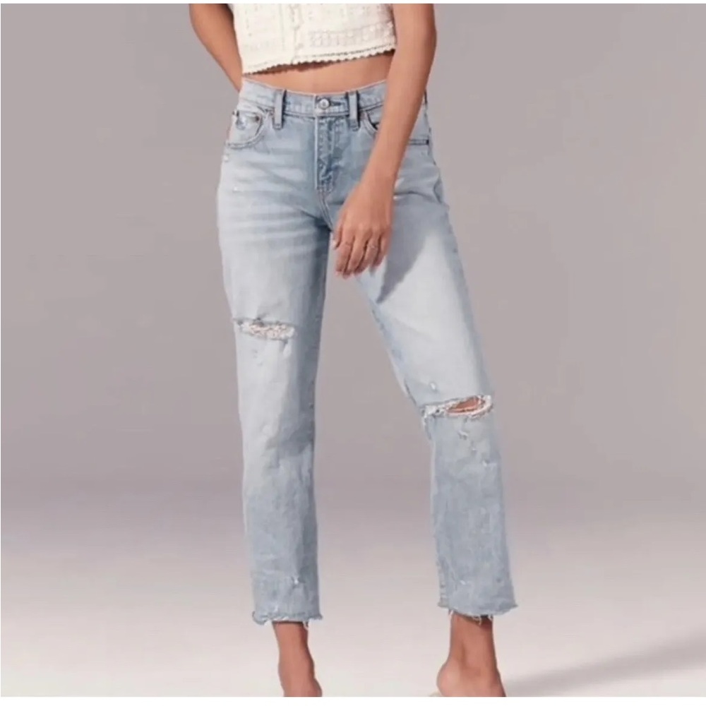 Abercrombie & Fitch | The Boyfriend Mid Rise Ripped Jeans | 29 / 8 Regular